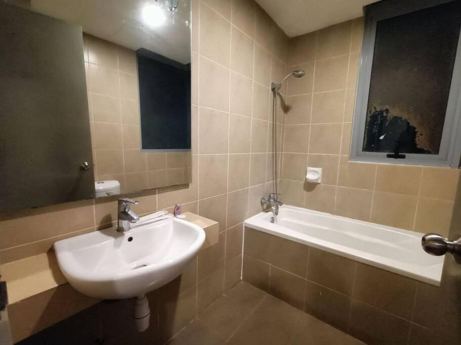 Taragon Service Apartment Kuala Lumpur Exteriör bild